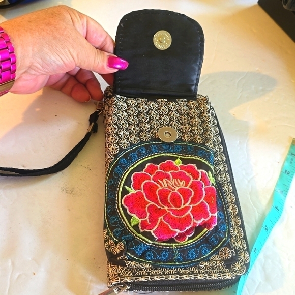 Vibrant Multi-Color Embroider Wristlet Multiple Compartments Floral Zip Sz.Large - Picture 6 of 6